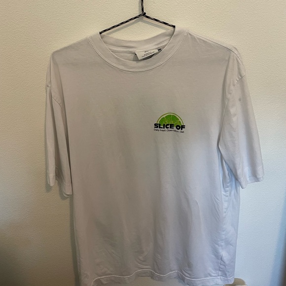 H&M Graphic Tee - Picture 1 of 2